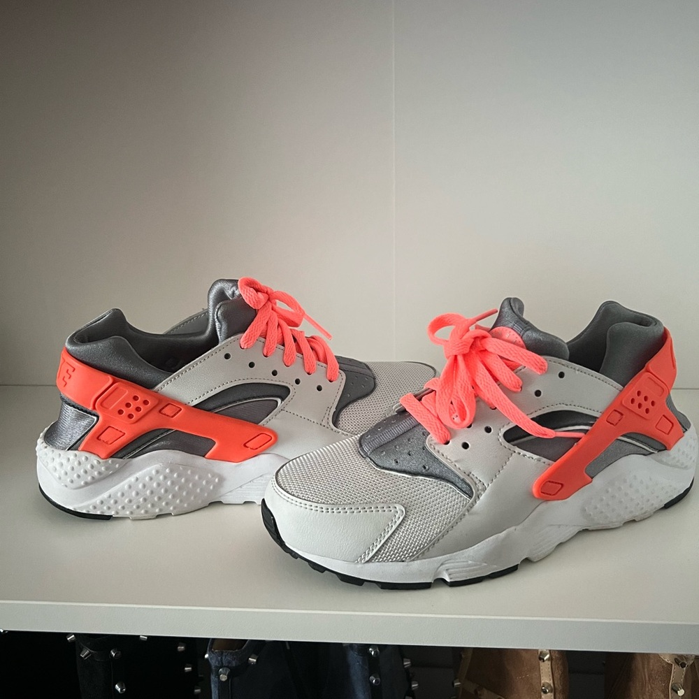 Grey/pink Nike huarache
